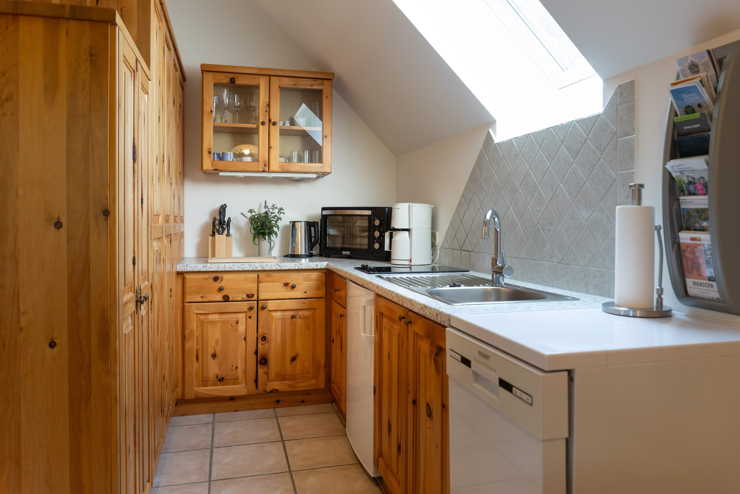 Ferienwohnung mit freundlicher Küche in Zirbenholz mit hochwertiger Ausstattung